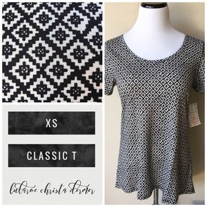 NWT Lularoe Classic T